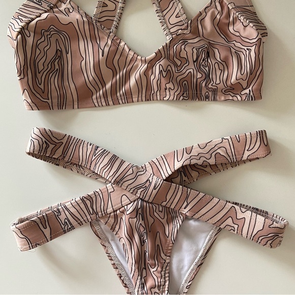 Velvet sphinx garth top & bottom bikini set - Picture 2 of 7